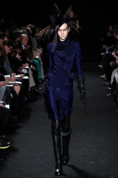 Look 4